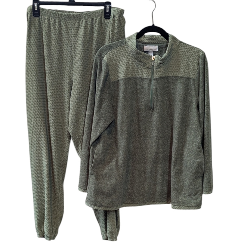 Stan Herman Honeycomb Champagne Fleece Lounge Set. Moss. Large